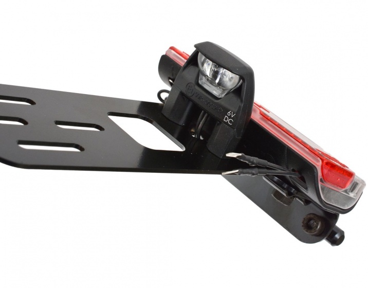 busch__muller_achterlicht_met_kentekenplaathouder_e-bike_6v_zwart_3_286959_1554475217.jpg